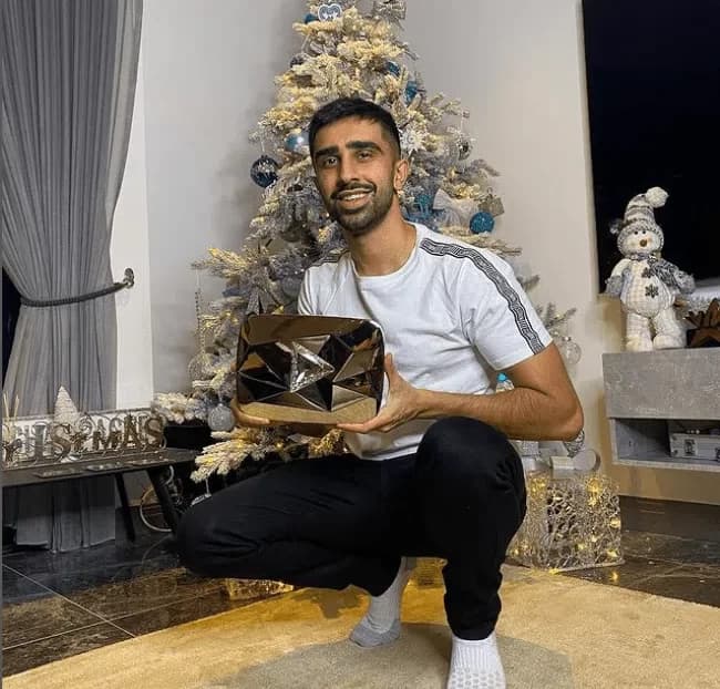 Vikkstar123 Net Worth 2026: How Much Does This Big YouTube Personality Earns?