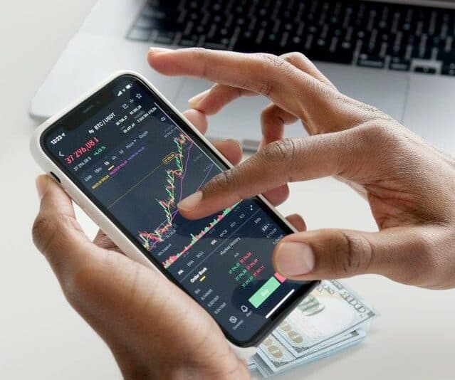 Mobile eCommerce Statistics 2026: Emerging Online Shopping Trends!